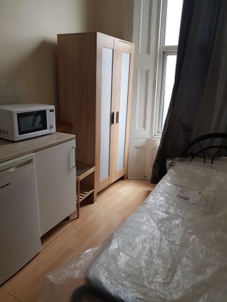 Room to rent in Ladbroke Grove, North Kensington