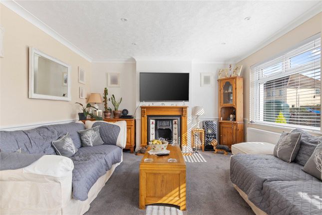34, Bridgemary Grove, Gosport photo 3