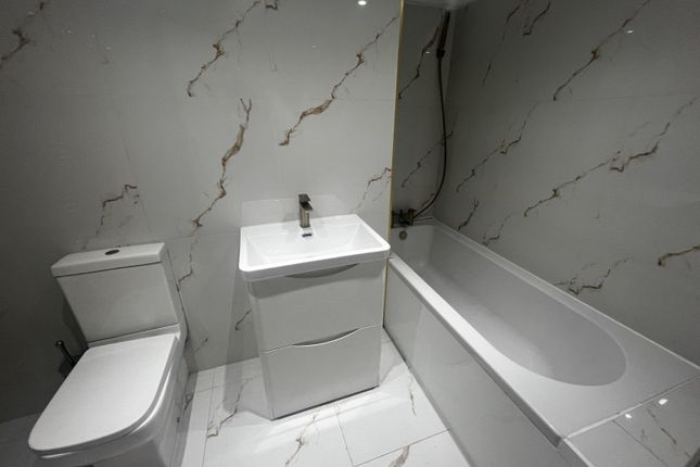 5, High Street, Staines photo 4