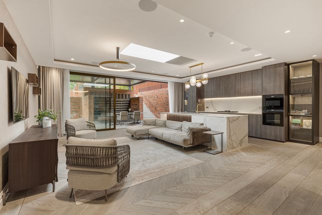 Redington, Redington Gardens, London photo 4