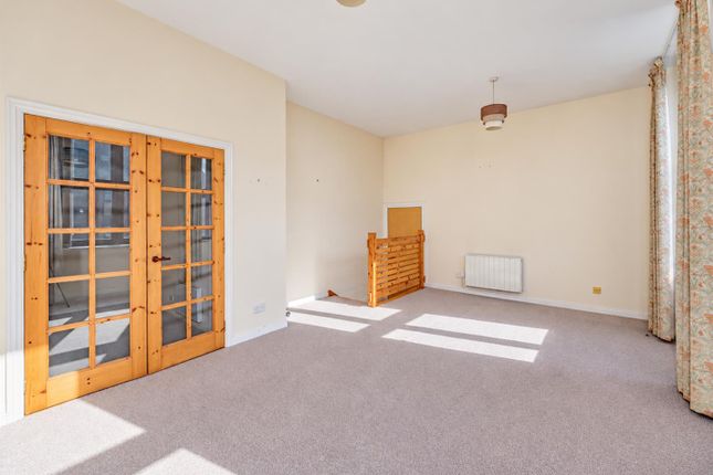 Flat 18, Braehead, Methven Walk, Dundee photo 3