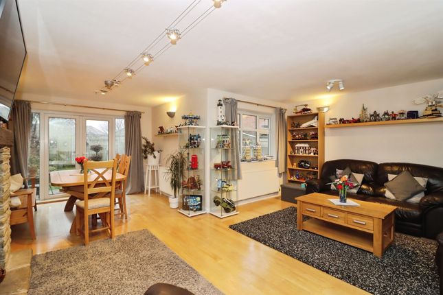 76, Alfreton Road, Sutton-In-Ashfield photo 2