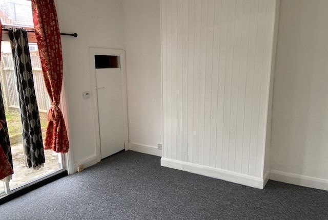 23, Fernbank Avenue, Wembley photo 3