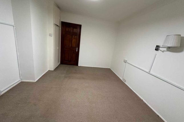 5, Darby Crescent, Ebbw Vale photo 2