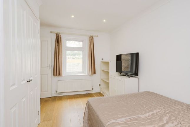 End terrace house for sale in Heights Close, West Wimbledon