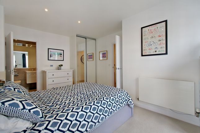 Flat for sale in Fritillary Apartments, 2 Scena Way, Camberwell, London