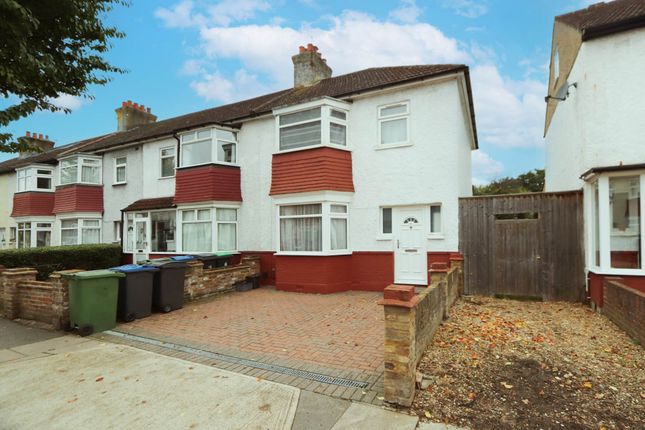 End terrace house for sale in Queens Road, New Malden
