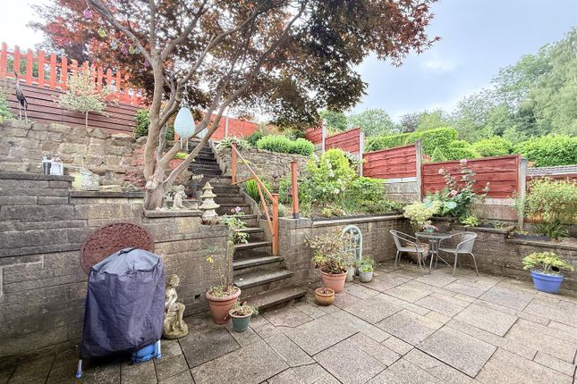 37, Queensway, Mossley photo 4