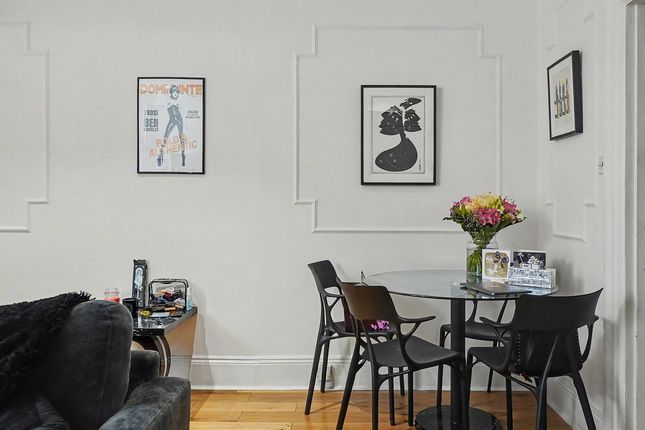 Flat A, 47 Cumberland Mansions, Seymour Place, London photo 4