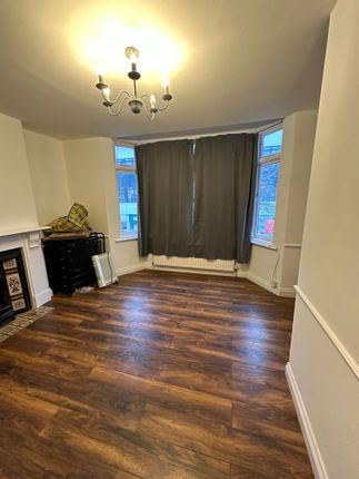 Flat to rent in High Street North, London