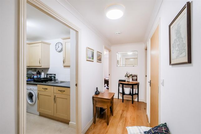 Flat for sale in Connington Crescent, London