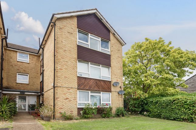 Thumbnail Flat for sale in Red Lion Road, Surbiton