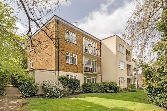 Thumbnail Flat for sale in Willowmead Close, London