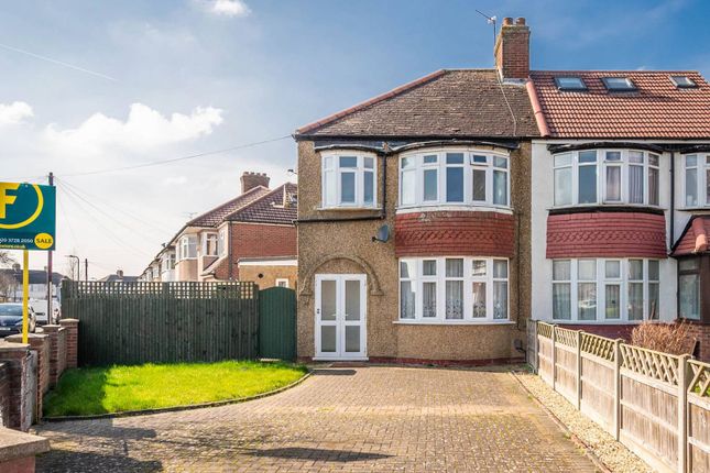 Flat for sale in Ribblesdale Avenue, Northolt