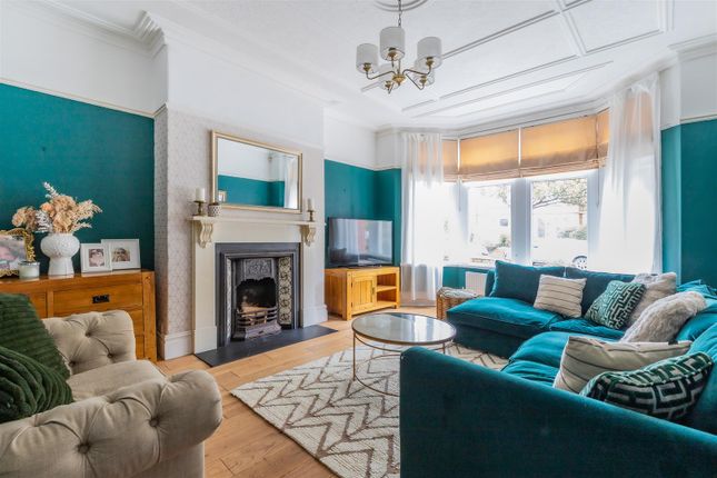 9, Llwyn-Y-Grant Place, Cardiff photo 3
