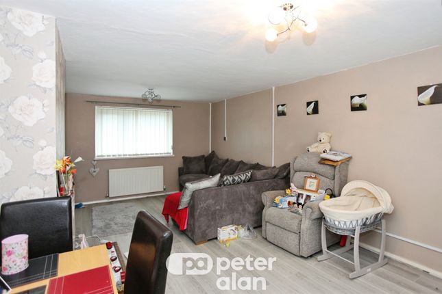 42, Waun Road, Cwmbran photo 2