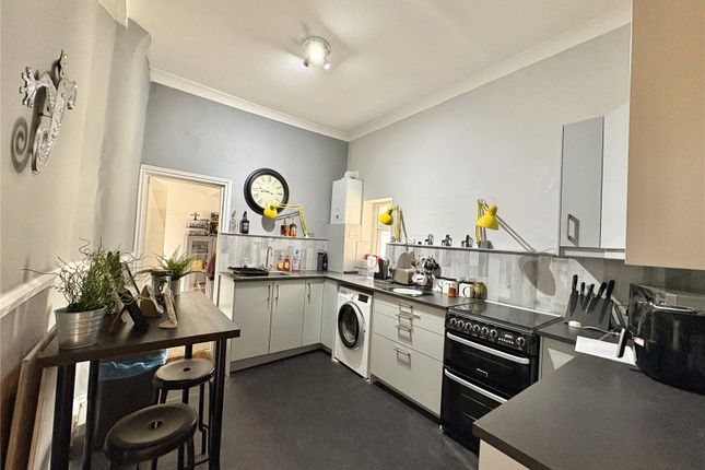 Flat 1, 20, Market Place, Dorset photo 3