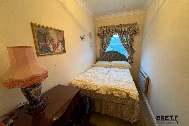 6, Clareston Court, Tenby photo 5