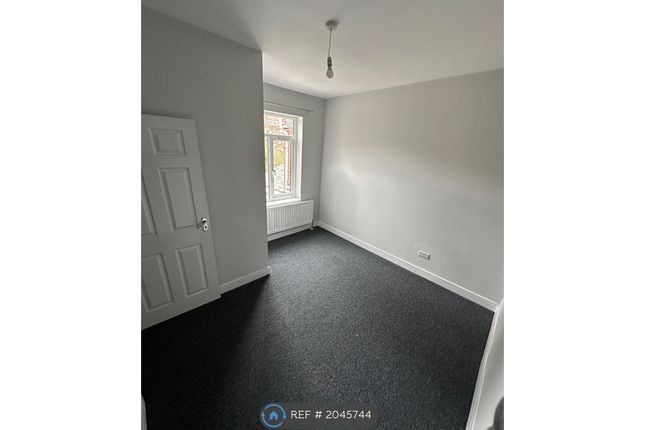 Terraced house to rent in Cheshire Road, Smethwick