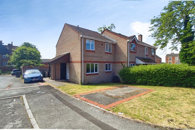 33, Seymour Court, Trowbridge photo 2