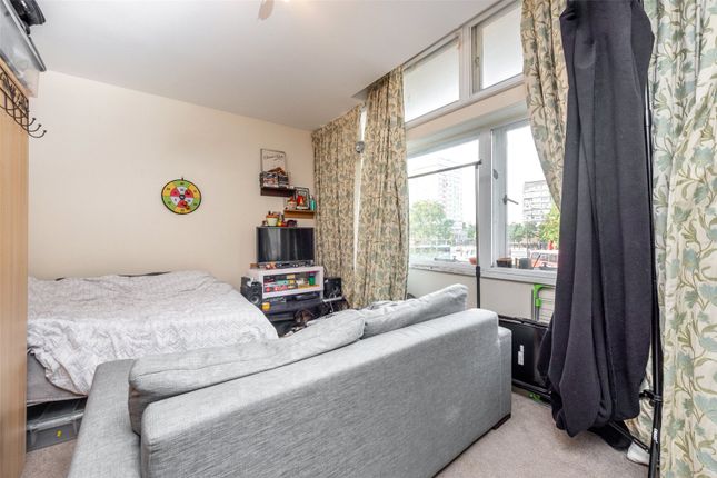 Studio for sale in West Block, Metro Central Heights, Elephant And Castle