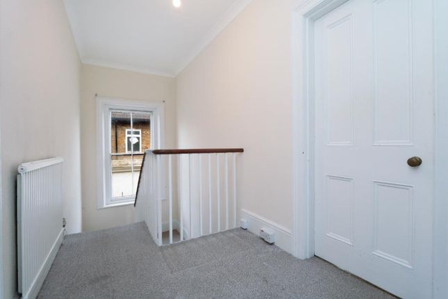 Flat to rent in Surbiton Hill Park, Surbiton