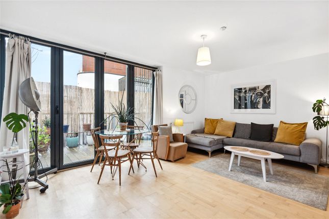 Thumbnail End terrace house to rent in Gillett Place, London