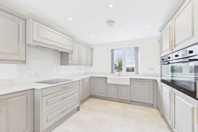 3 Orchard Falls, Minsterworth photo 3