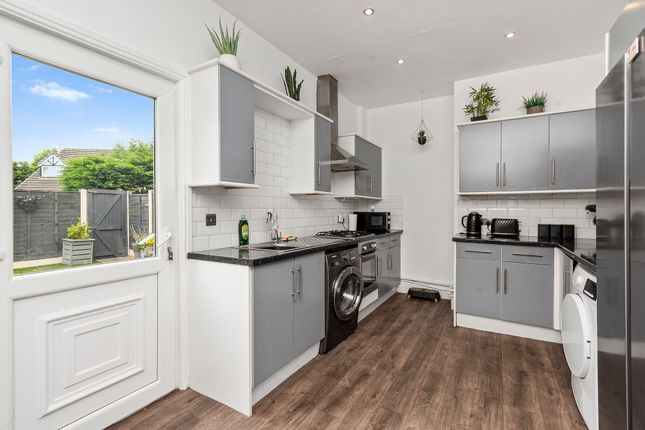 39 Clarence Street, Warrington photo 2