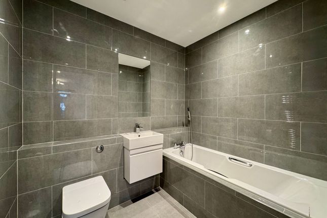 Flat 22, Eaton Court, Edgware photo 4