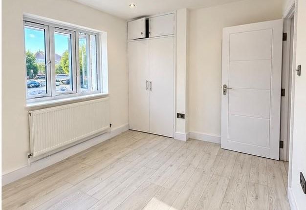 404, Kings Drive, Wembley photo 4
