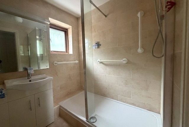 Flat 20, Avenue Court,, The Avenue, Surrey photo 4