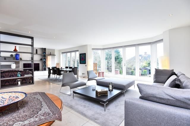 9, Parklands Drive, London photo 2