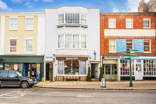 Flat to rent in Market Square, Buckingham
