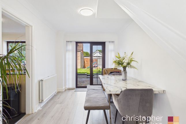 67 Davison Drive, Cheshunt, Hertfordshire photo 3