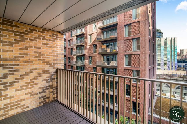 Apt 33, Salisbury House, London photo 3