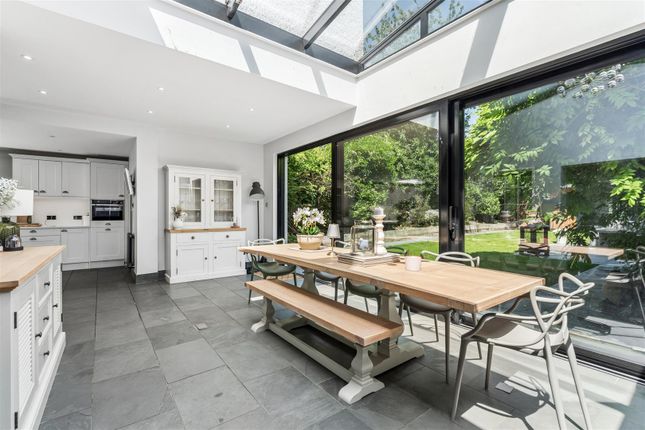 8, Cedars Avenue, Rickmansworth photo 4