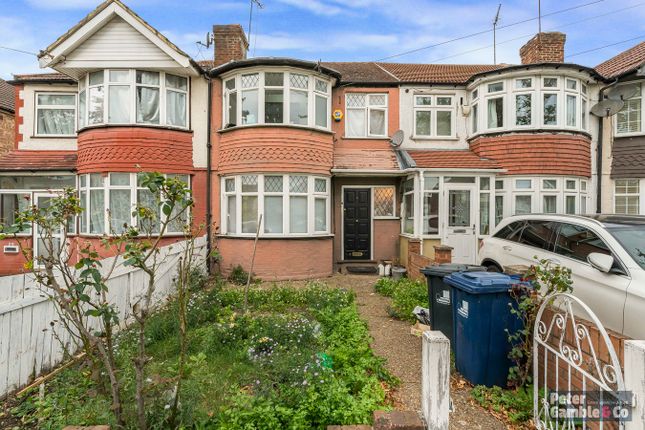 3-bed house on 31, Medway Drive, Greenford, £510,000