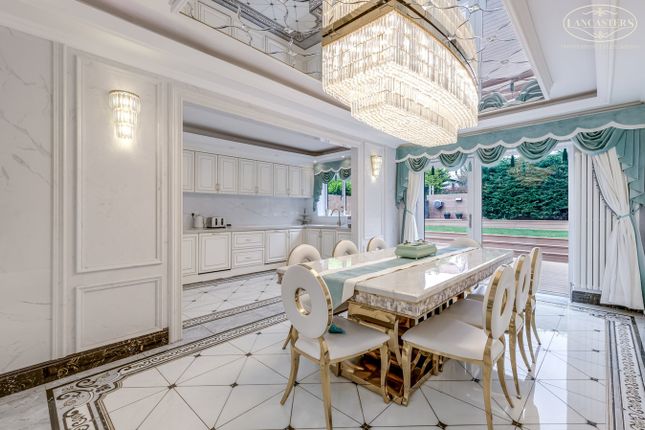 Reception Room 2/Dining Room