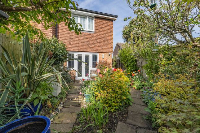 38, Burnt Oast Road, Faversham photo 4
