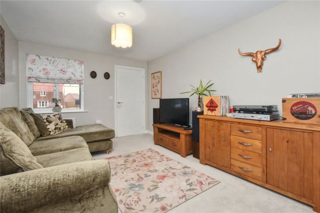 8, Rutland Way, Leeds photo 2