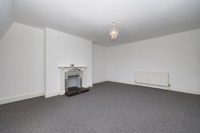 Flat 5, 25 Augusta Gardens, Kent photo 2