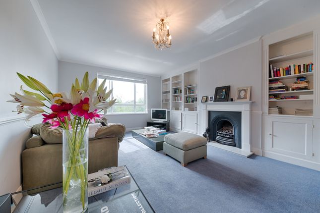 Flat for sale in The Avenue, Queens Park
