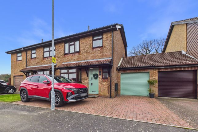 3-bed house on 26, Underwood, Folkestone, £350,000