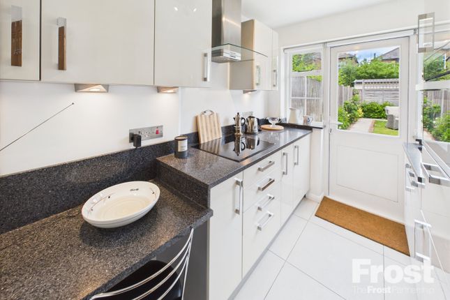 19, Prince Consort Cottages, Berkshire photo 4