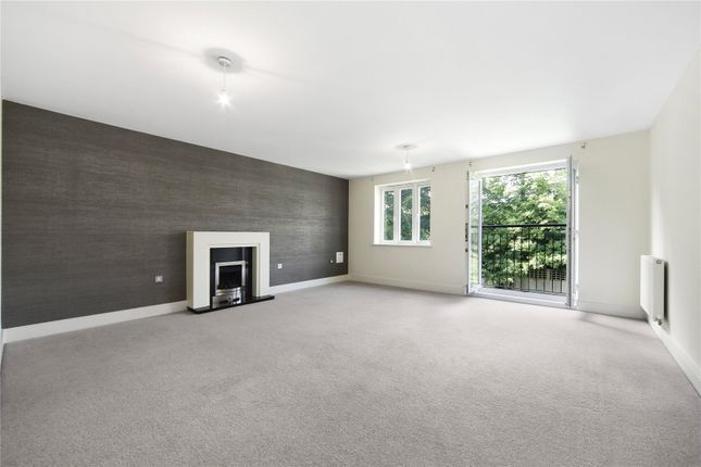 9, Goodacre Close, Surrey photo 3