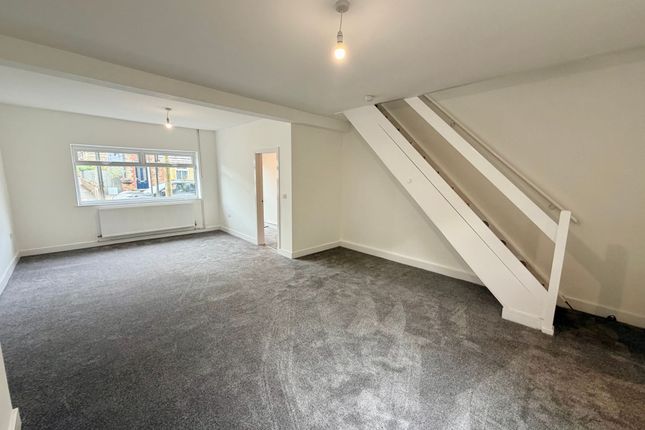 36 Risca Road, Newport photo 3