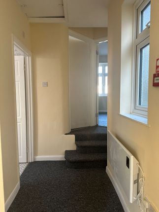 Thumbnail Flat to rent in Noth Street, Romford