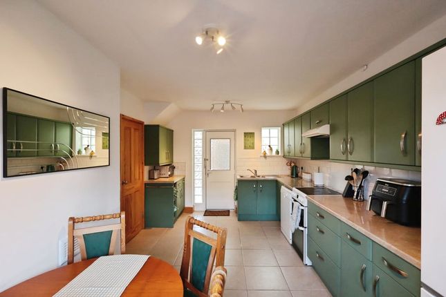87, Salisbury Drive, Swadlincote photo 3