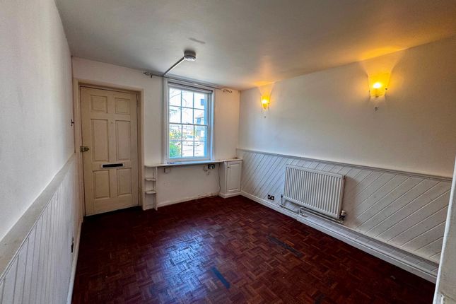 53 Abbey Street, Faversham photo 3